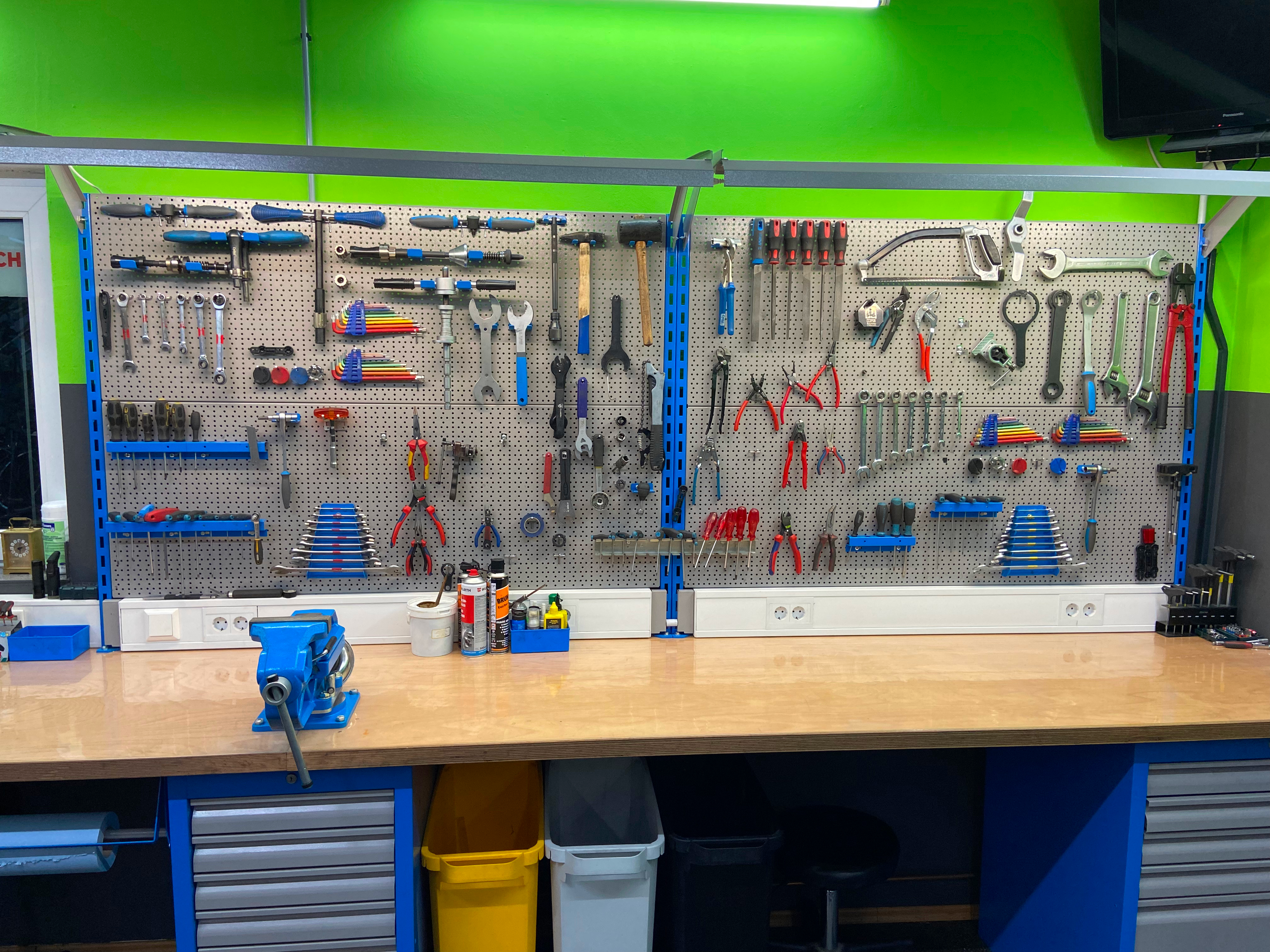 Werkstattbank 3 - Fahrradladen Fahrrad e bike Frankfurt Zeilsheim